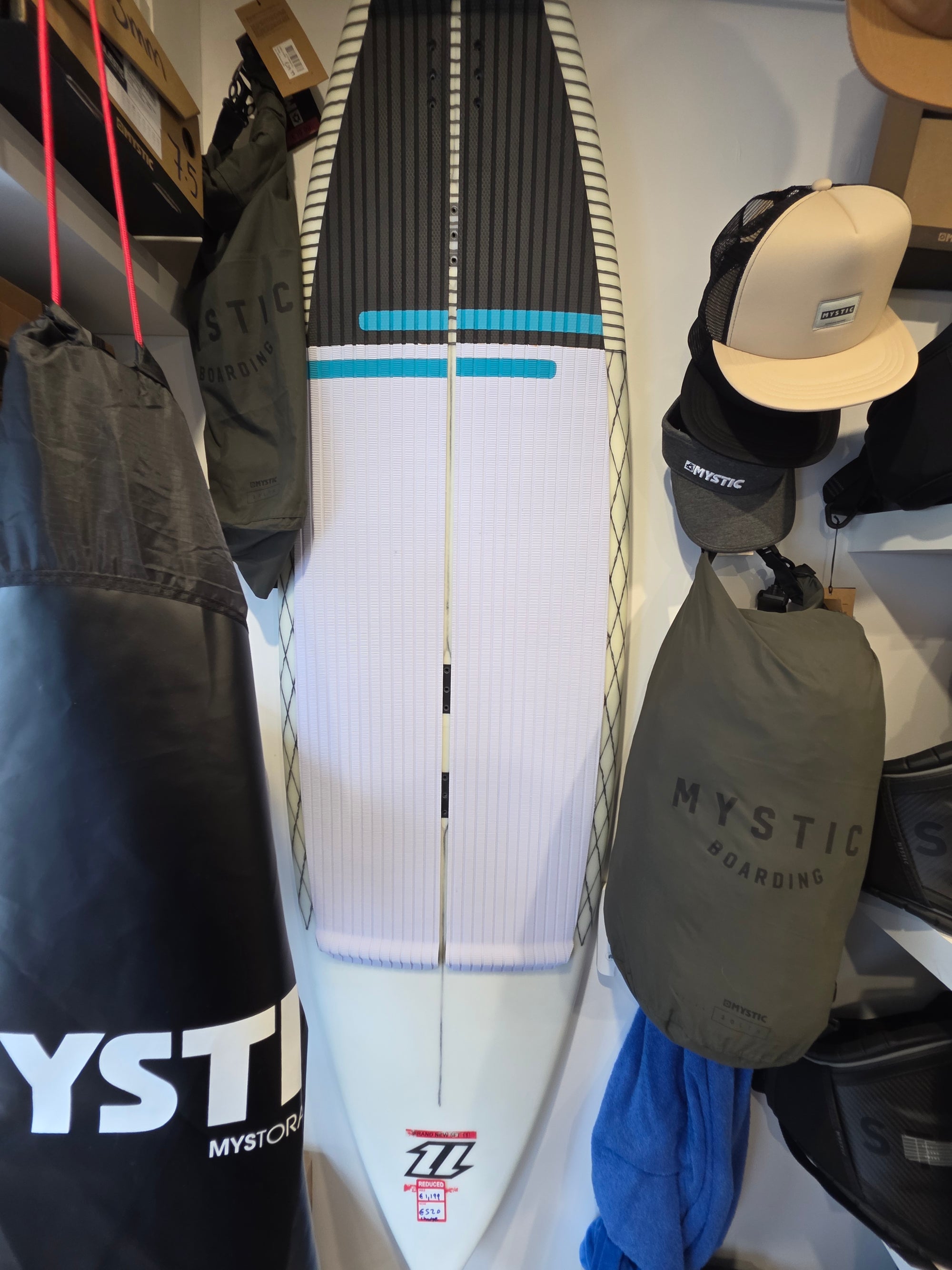 North Charge - 2022- 5ft 11- Brand new