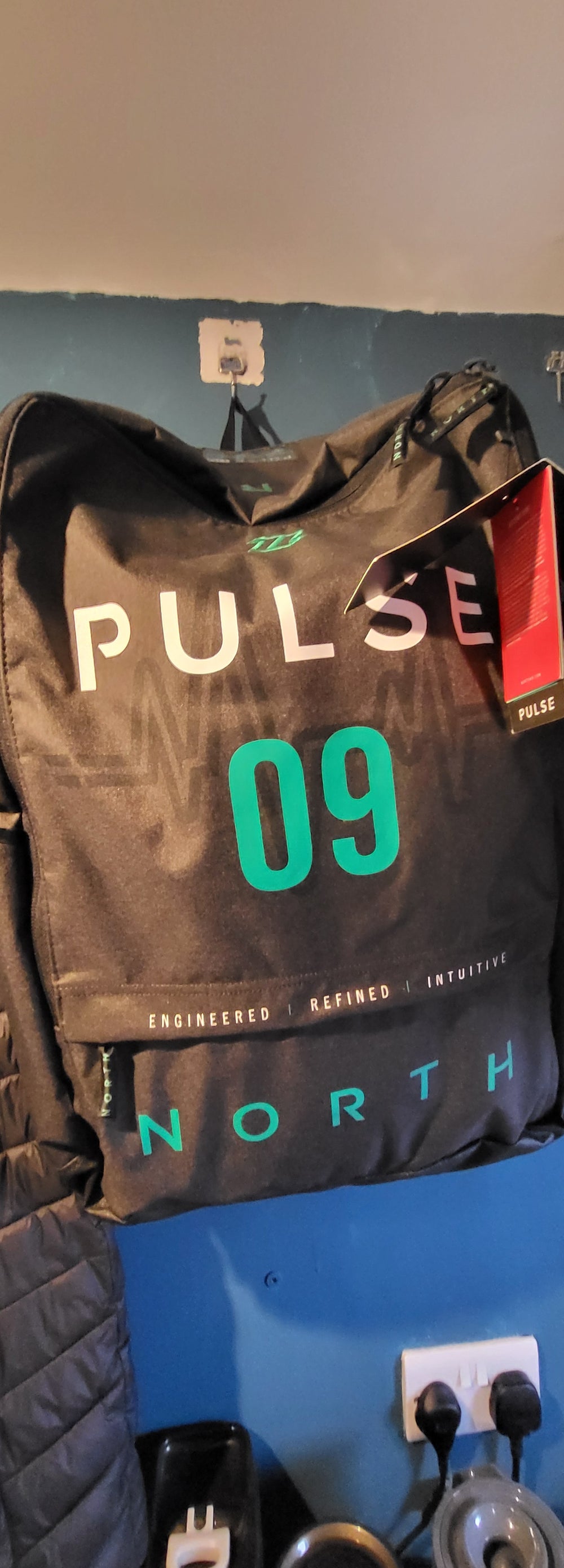 North Pulse 9m- 2021- Essentially a reach- ex display/Used once