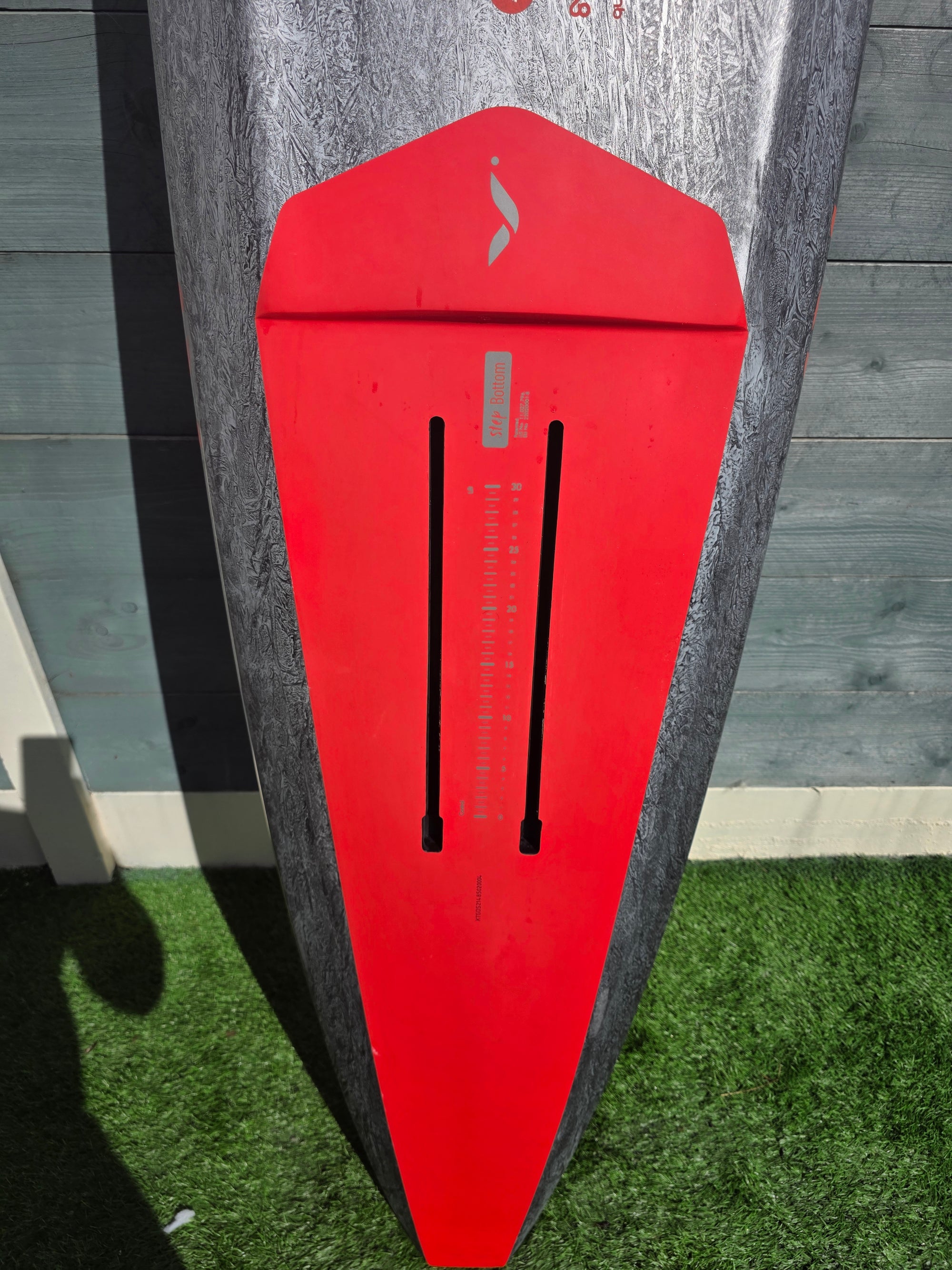 KT Ginxu Dragonfly Surf 2 foil tracks and step bottom detail