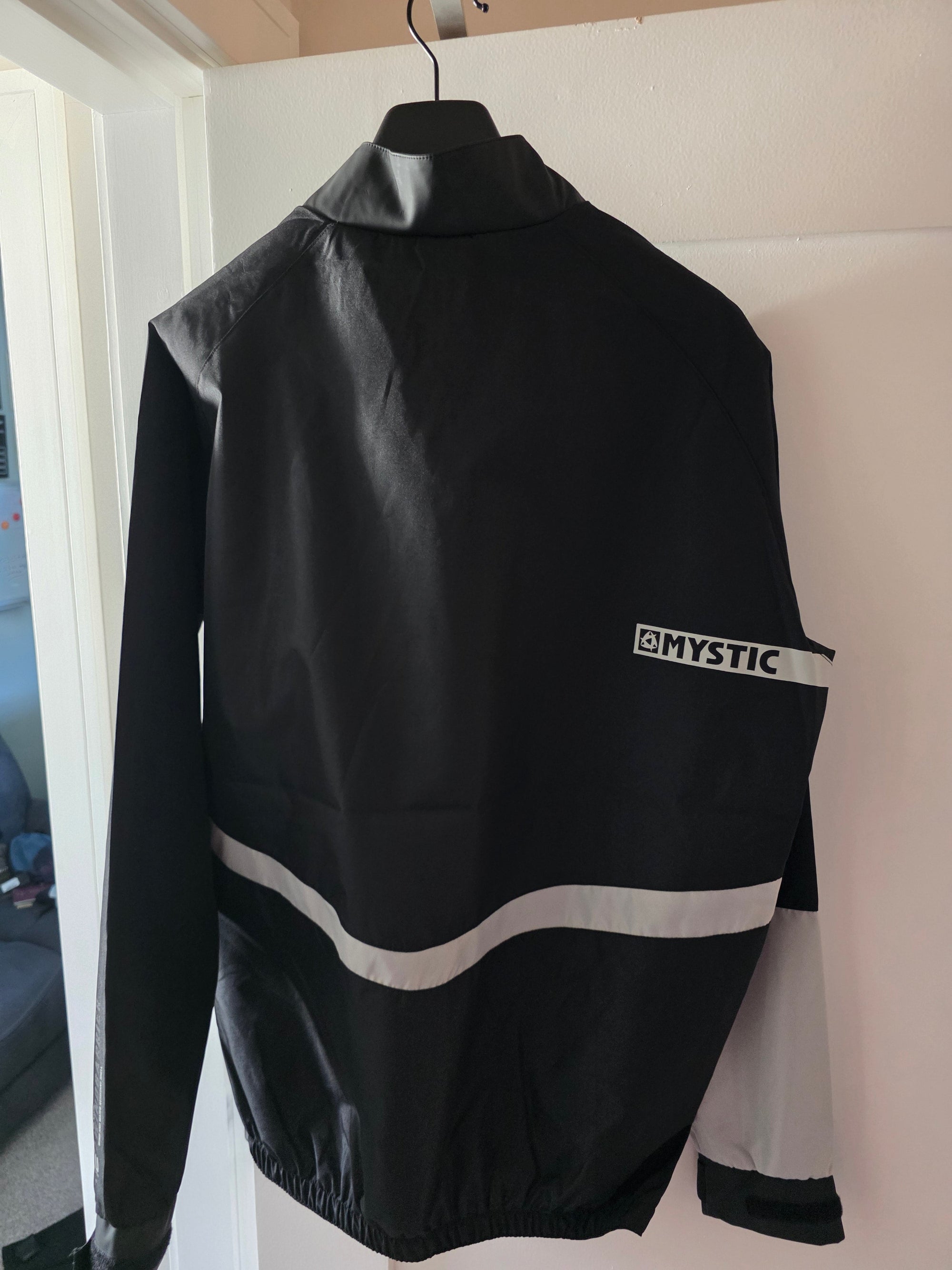 Mystic Wind Barrier jacket harness access
