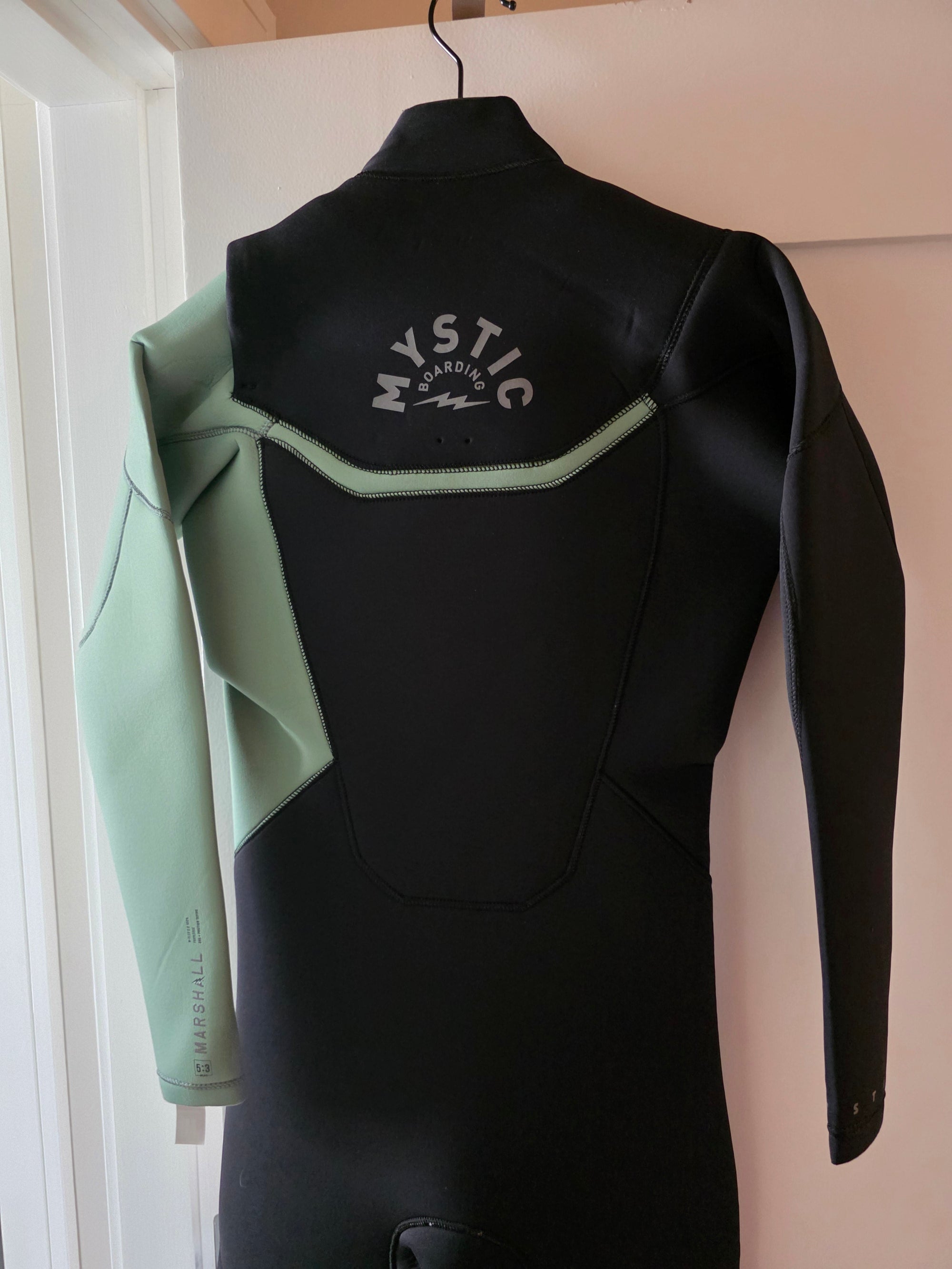 Mystic Marshall 5/3 wetsuit detail