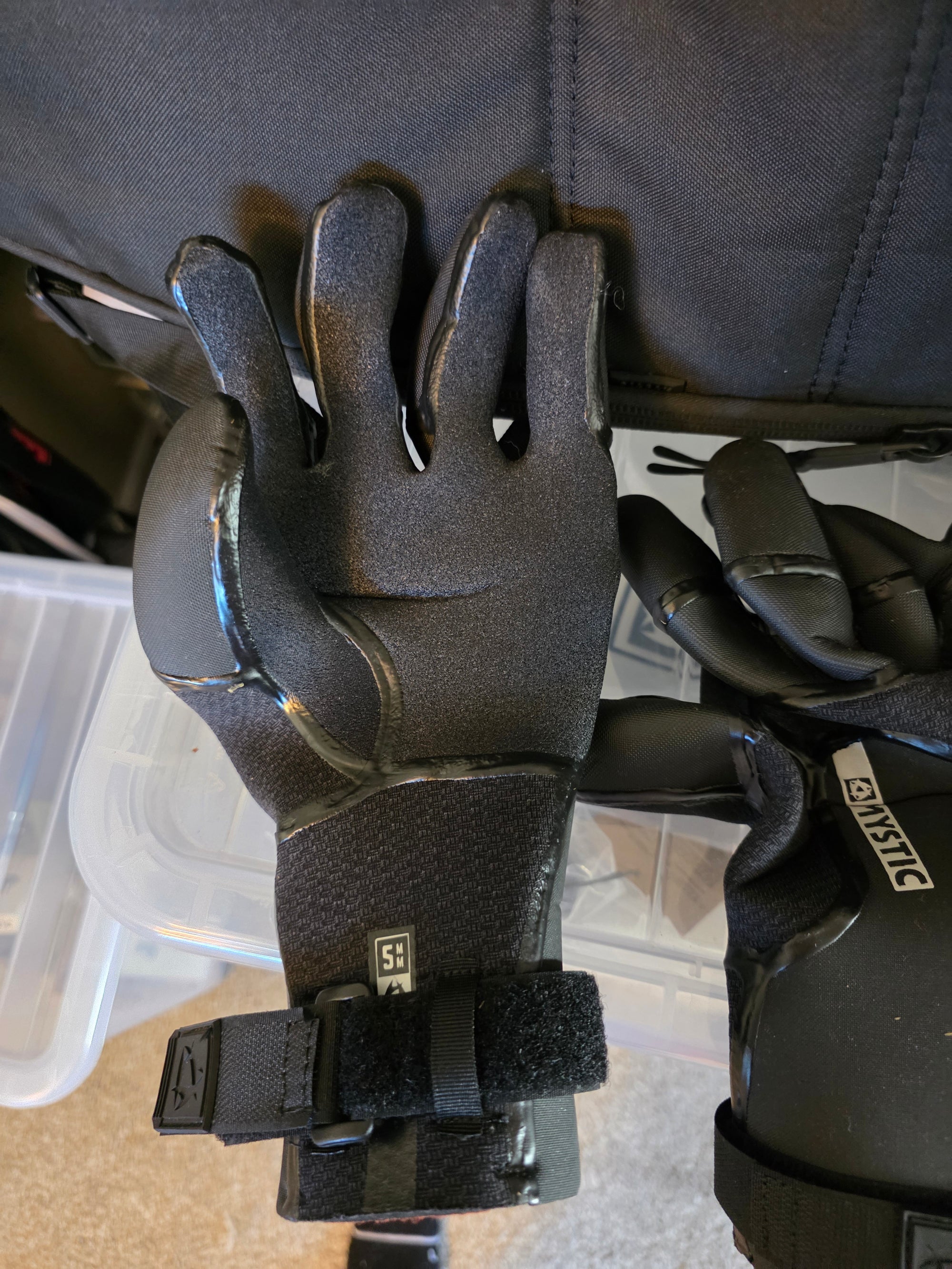 Mystic Supreme 5mm Pre-Curved Gloves – 5 Finger