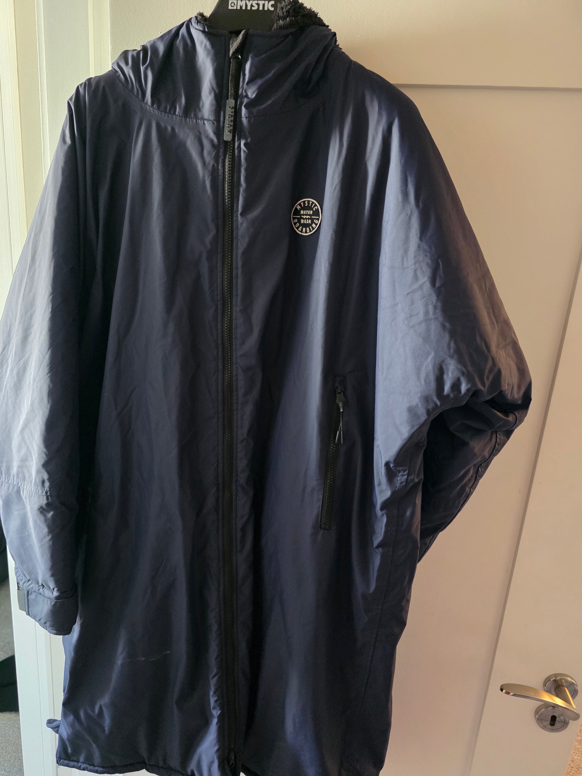 Mystic Explore 2.0 Poncho – Navy (Used One Season)