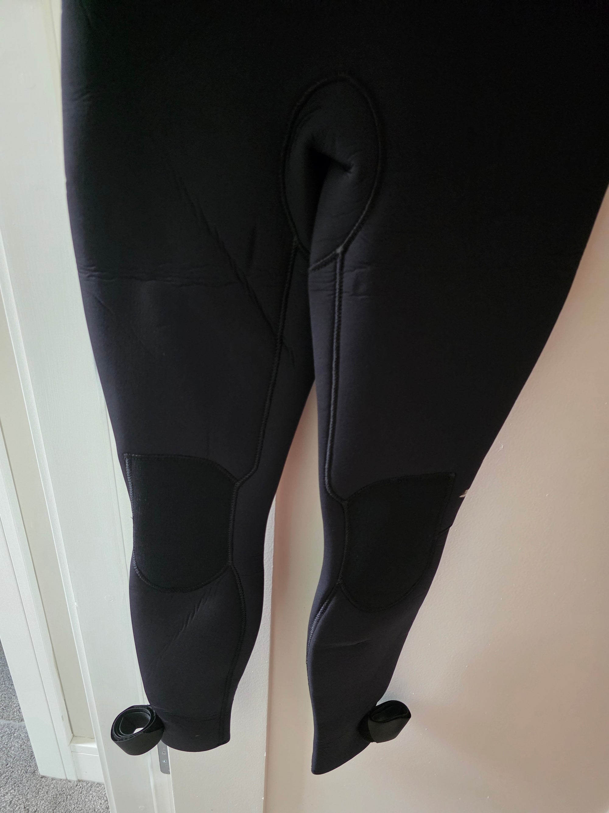 Mystic The One 5/3mm Zip-Free Wetsuit – Black
