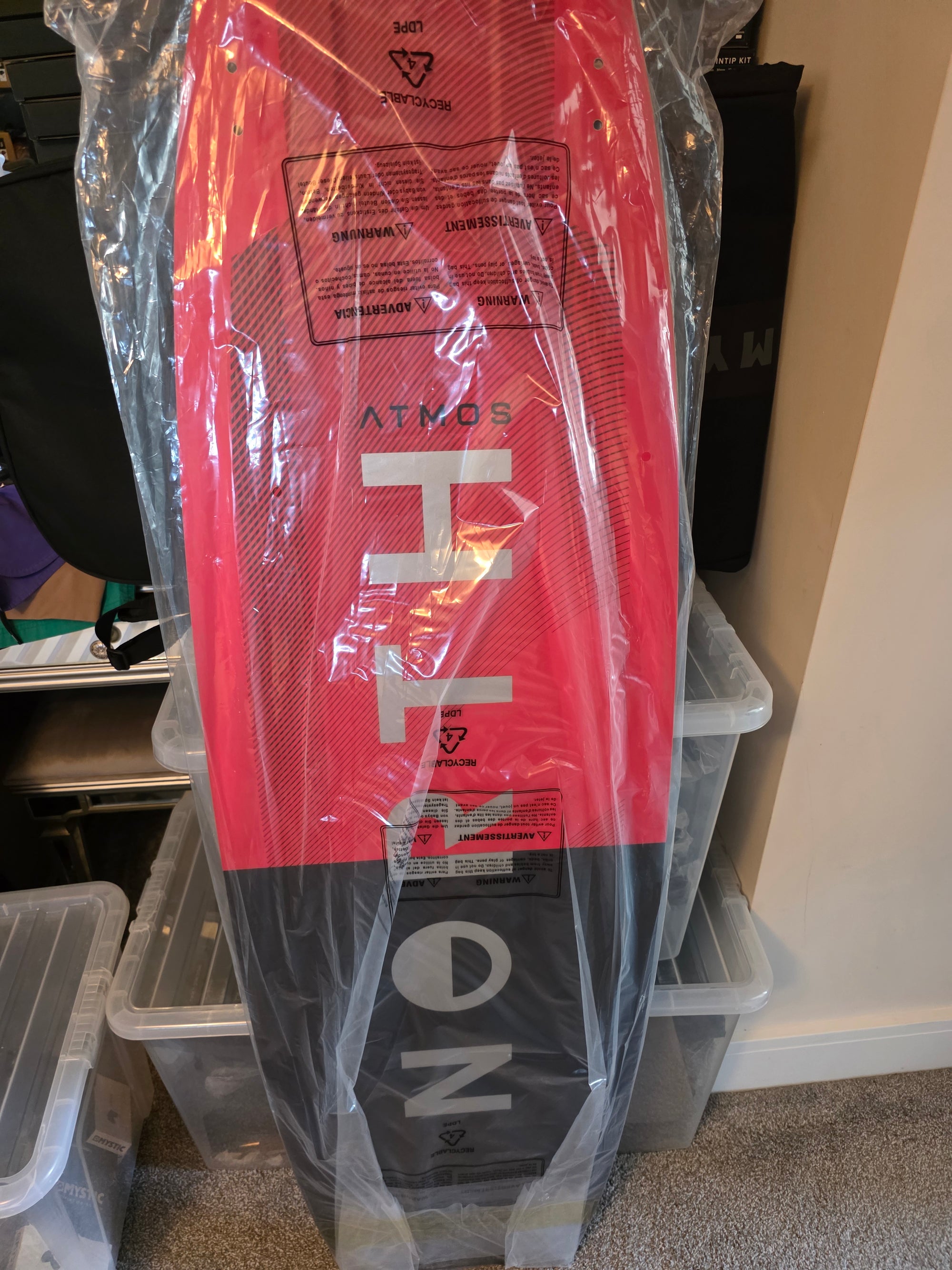 North Sails Atmos Hybrid – 141 &amp; 144 Twintip Kiteboard