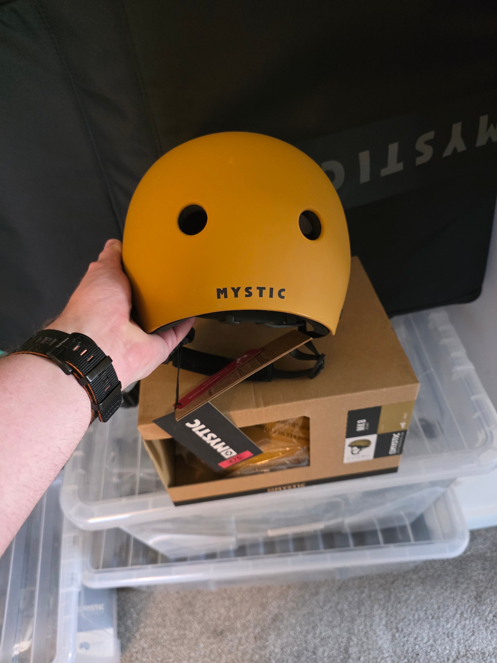 Mystic MK8 helmet mustard detail