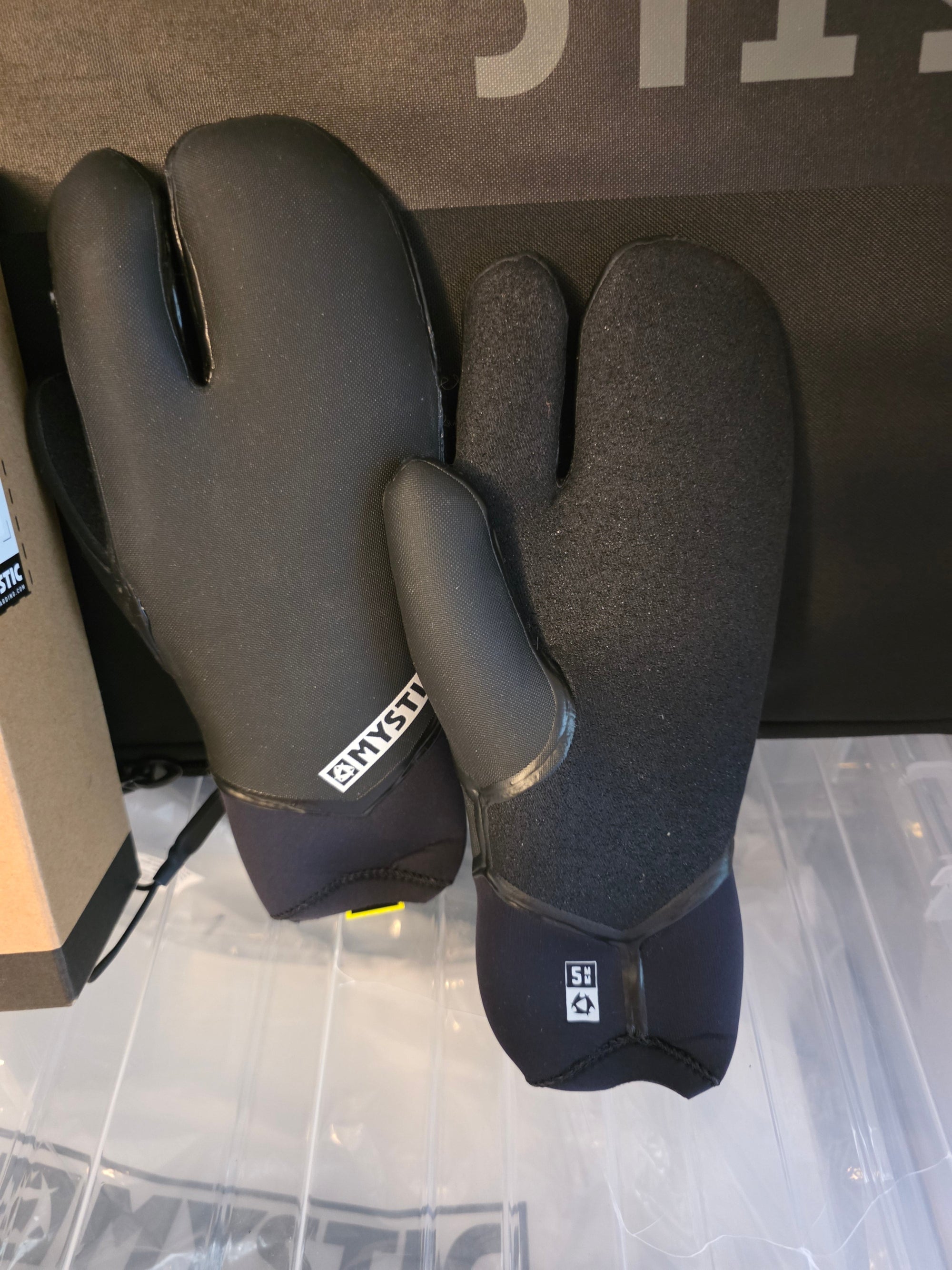 Mystic Supreme 5mm lobster gloves in stock in Galway