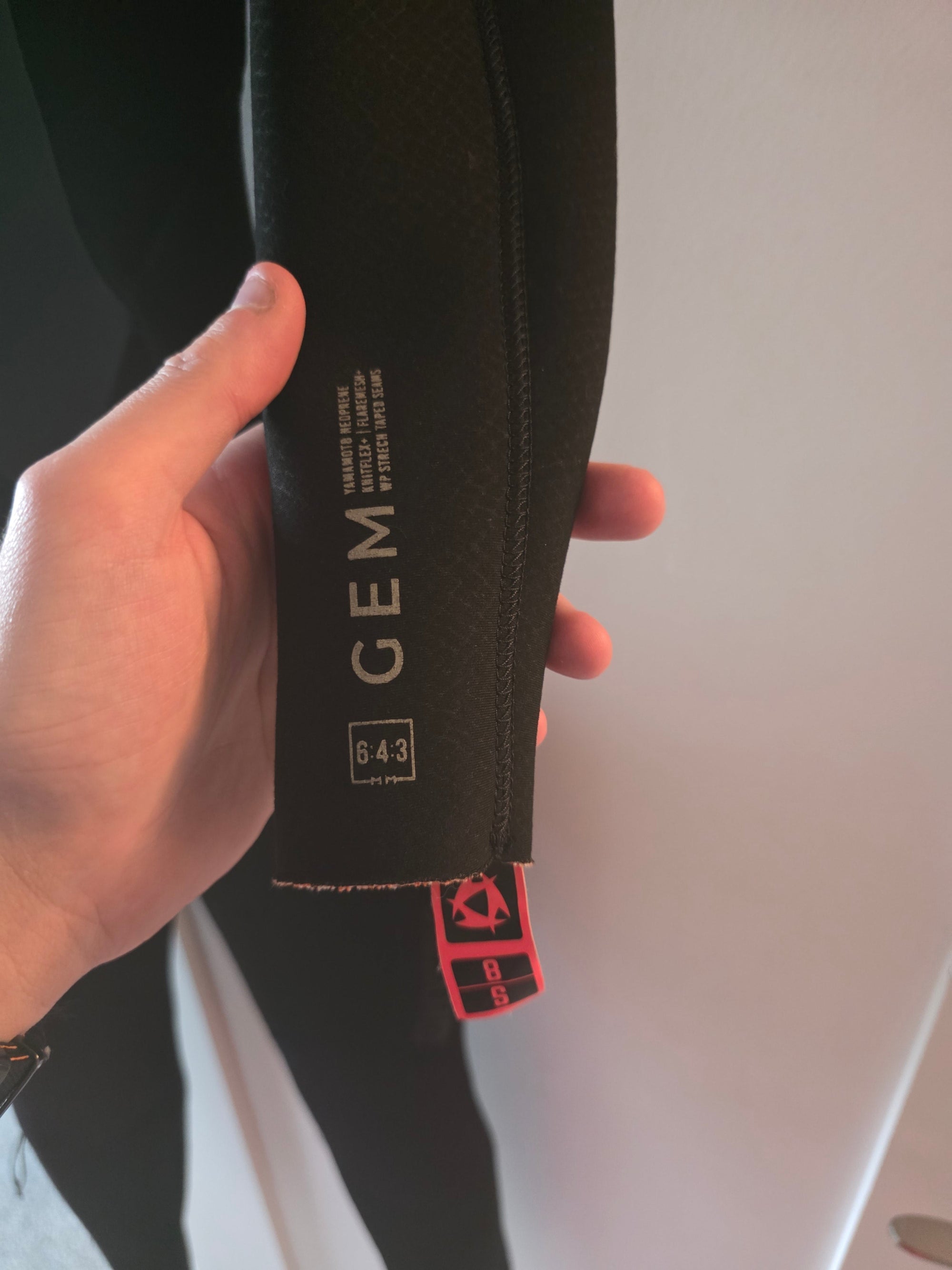 Mystic Gem Hooded wetsuit front