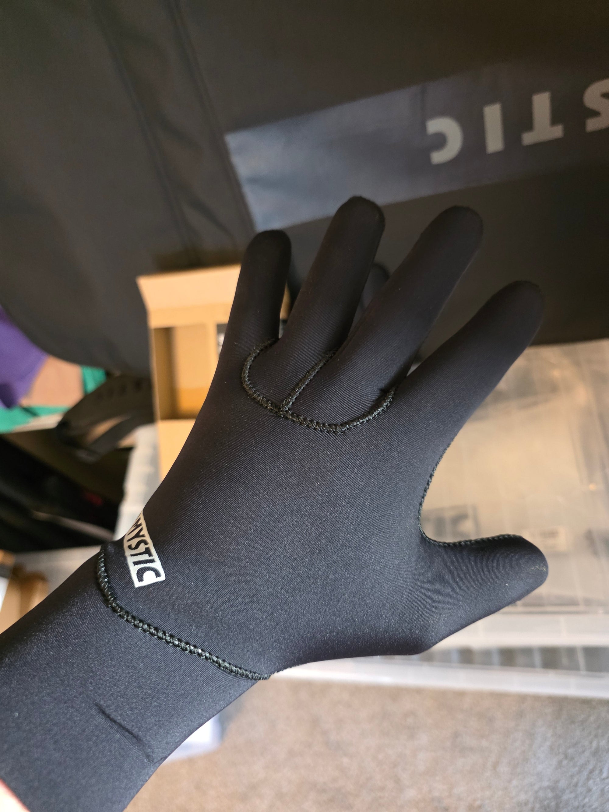 Mystic Star 5 finger gloves stock