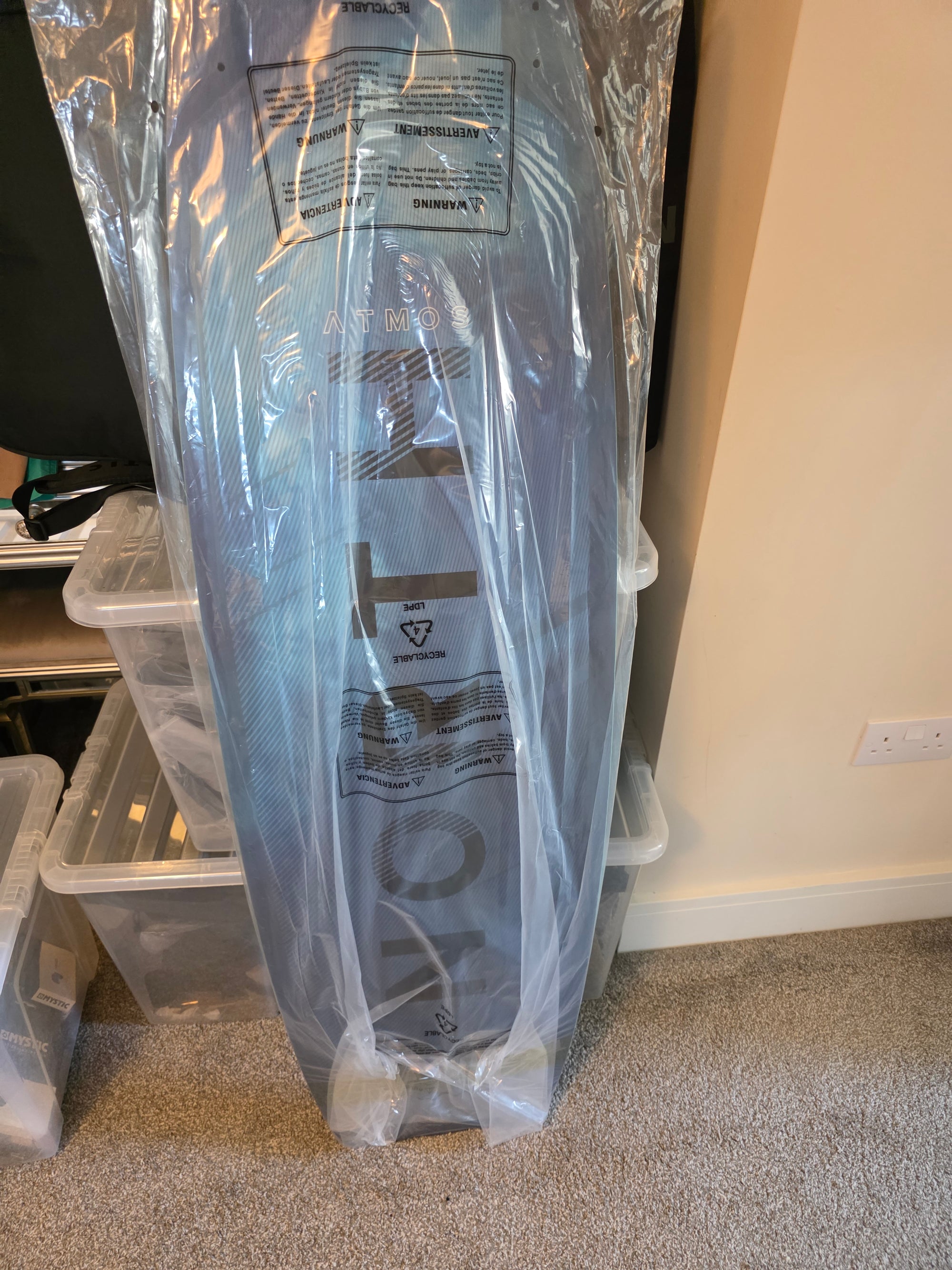 North Atmos Hybrid 136 x 40cm – Twintip Kiteboard