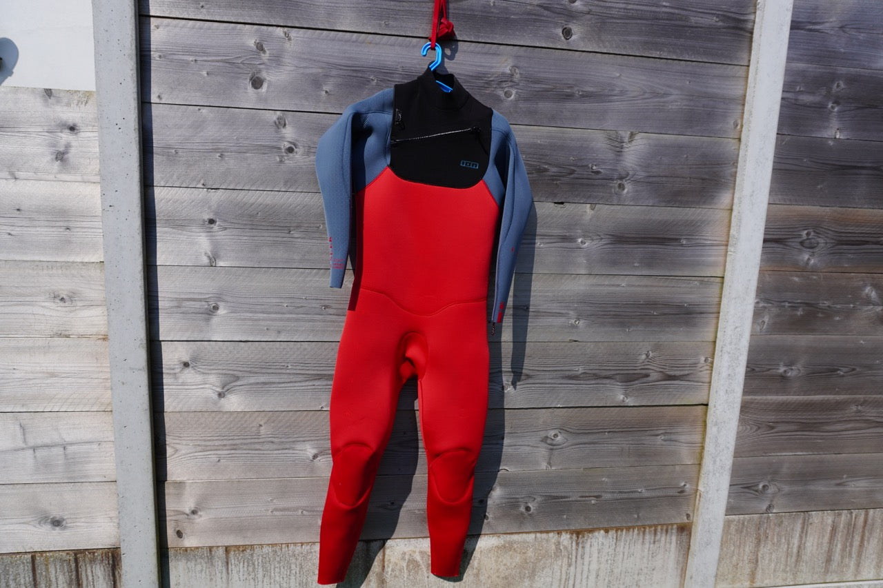 Used- ION SEEK Core Semi dry wetsuit 5/4mm XL/54 front zip