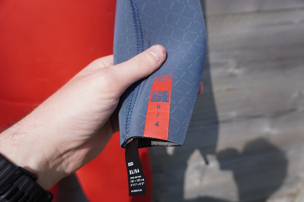 
                      
                        Used- ION SEEK Core Semi dry wetsuit 5/4mm XL/54 front zip
                      
                    